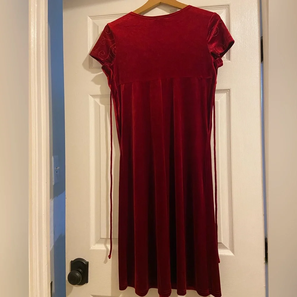 Dress - Picture 2 of 8